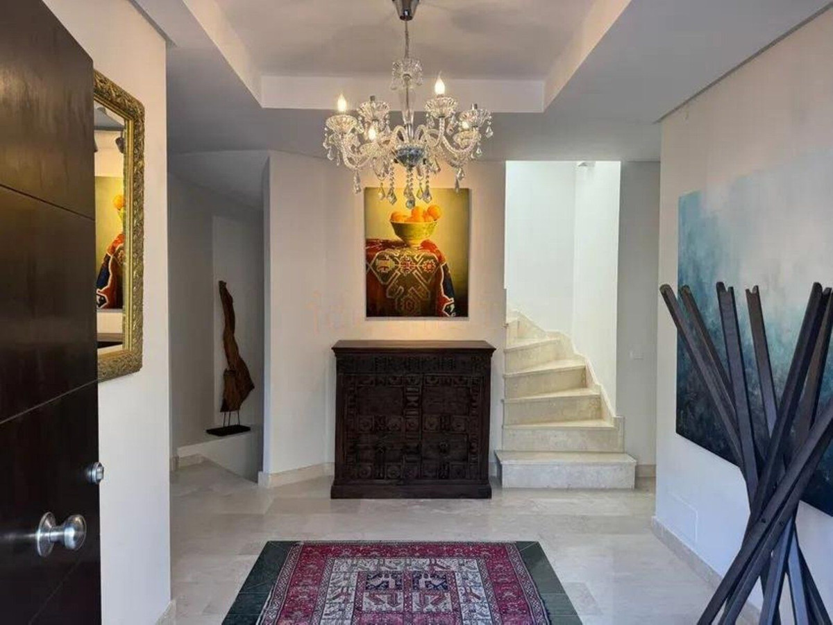 Se vende Villa - Chalet de 4 dormitorios en Costa Del Sol, Málaga, España