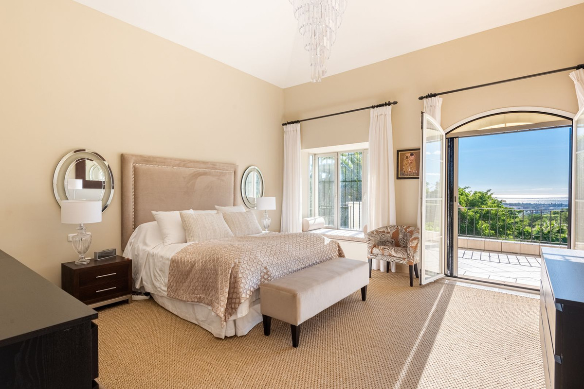 Se vende Villa - Chalet de 5 dormitorios en Costa Del Sol, Málaga, España
