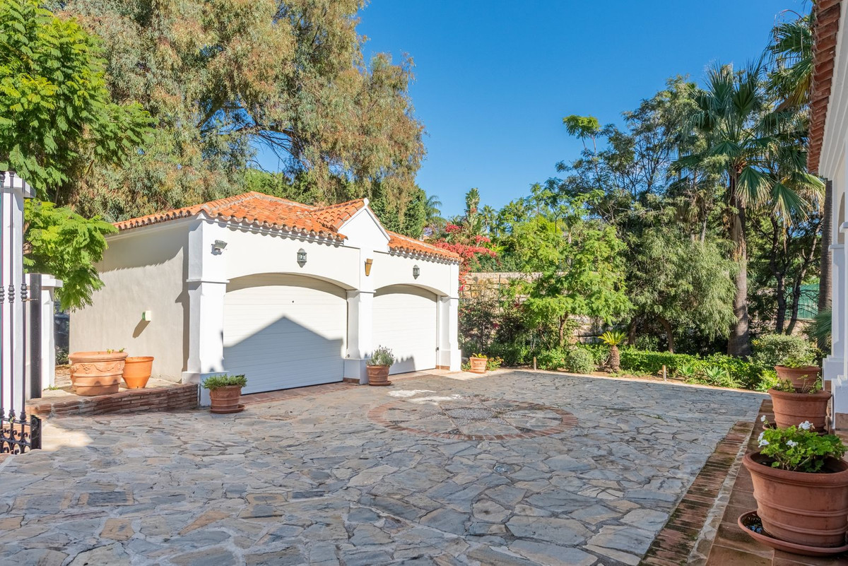 Se vende Villa - Chalet de 5 dormitorios en Costa Del Sol, Málaga, España