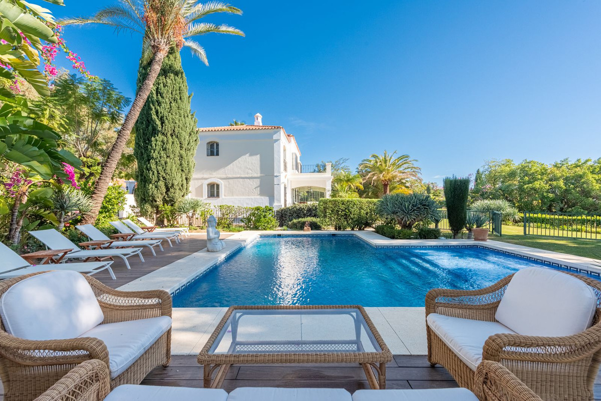 Se vende Villa - Chalet de 5 dormitorios en Costa Del Sol, Málaga, España
