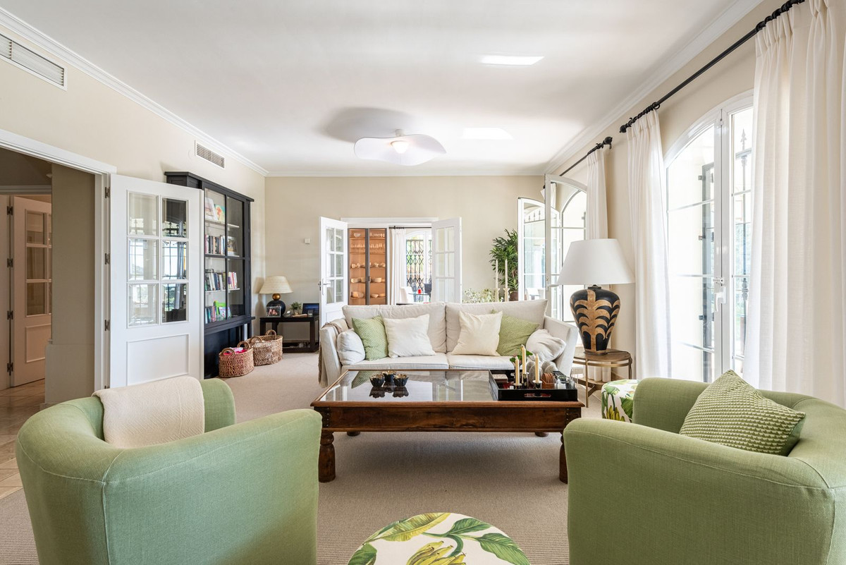 Se vende Villa - Chalet de 5 dormitorios en Costa Del Sol, Málaga, España