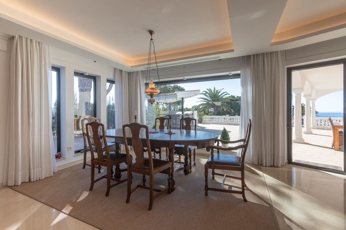 Se vende Villa - Chalet de 3 dormitorios en Costa Del Sol, Málaga, España