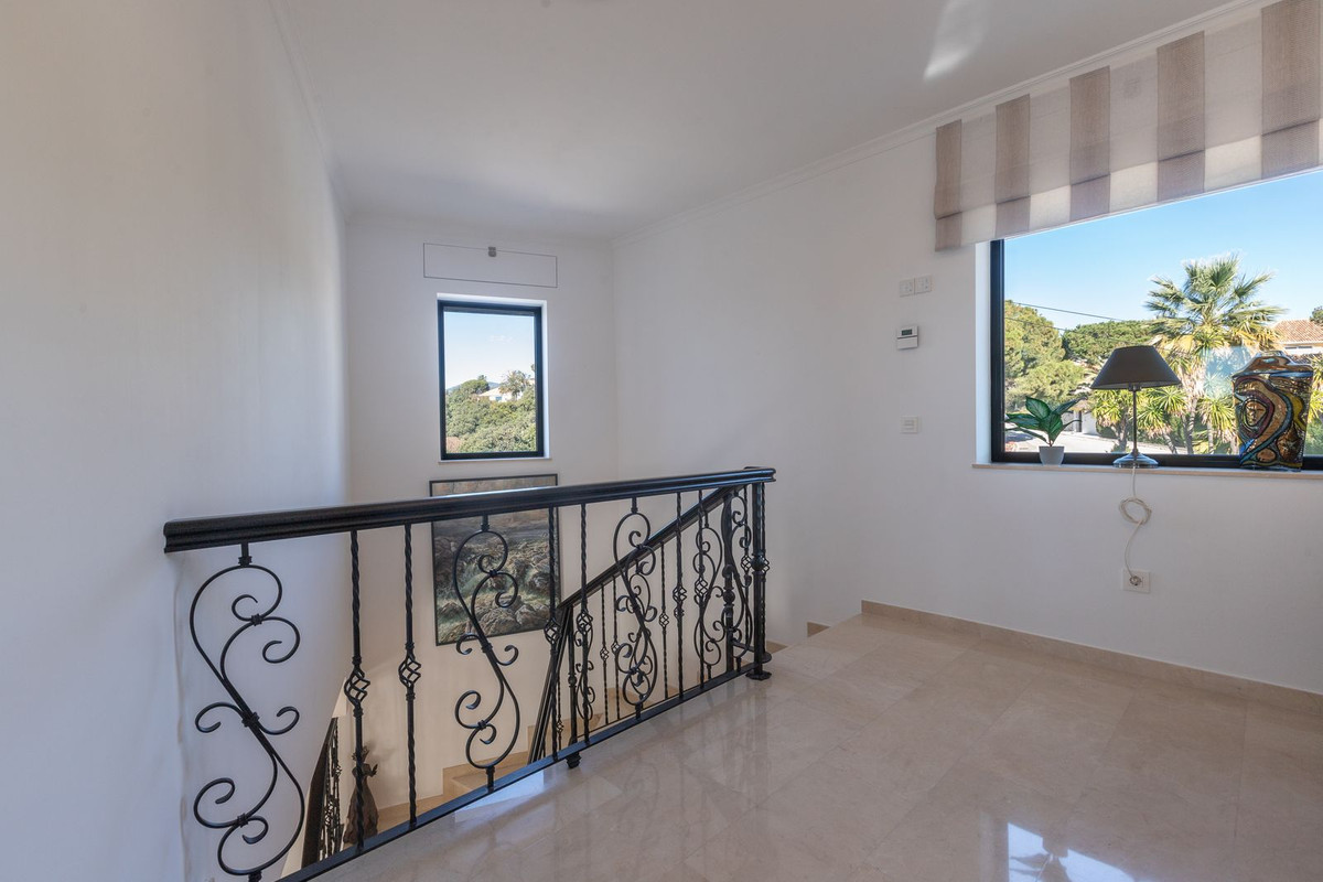 Se vende Villa - Chalet de 3 dormitorios en Costa Del Sol, Málaga, España