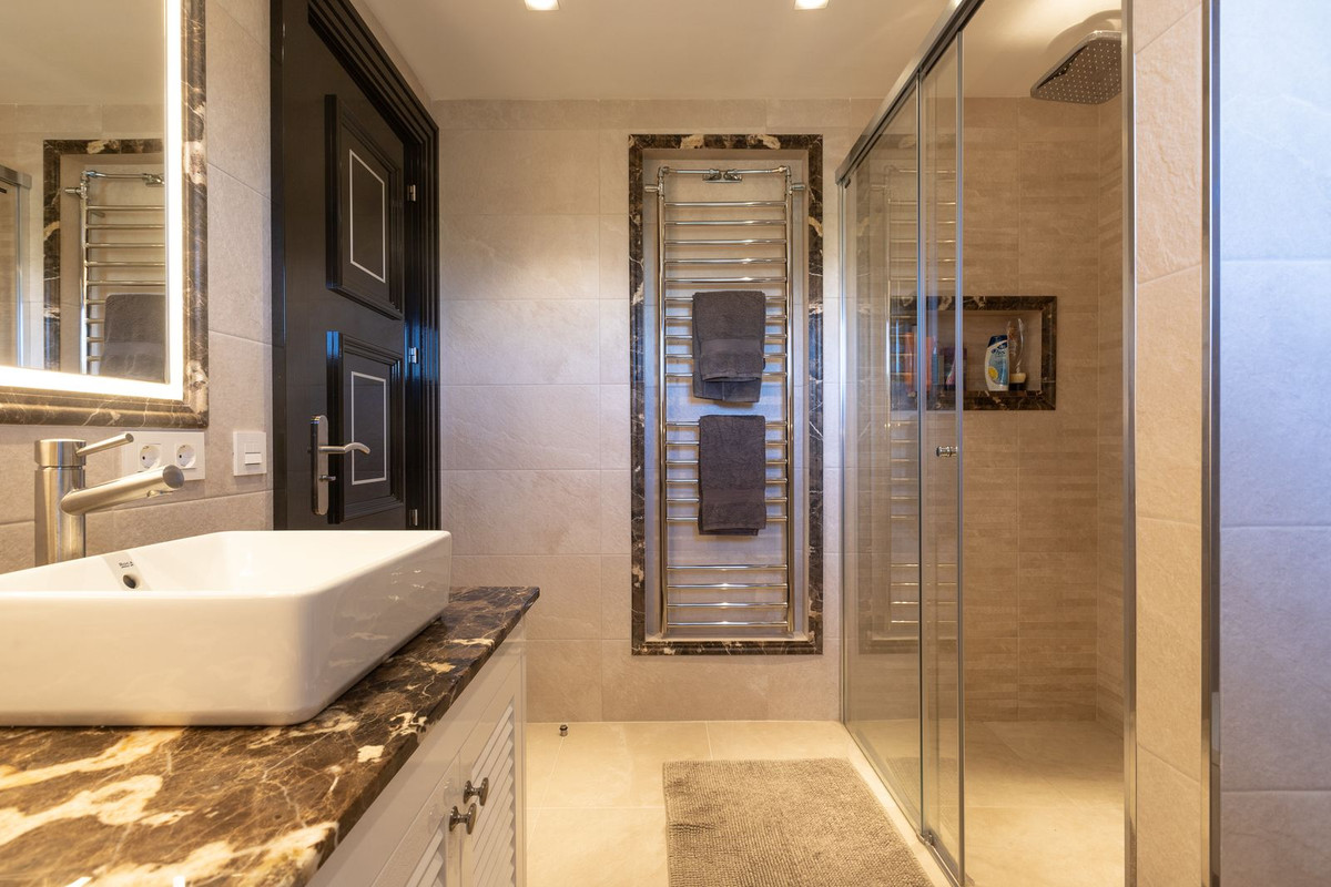 Se vende Villa - Chalet de 3 dormitorios en Costa Del Sol, Málaga, España
