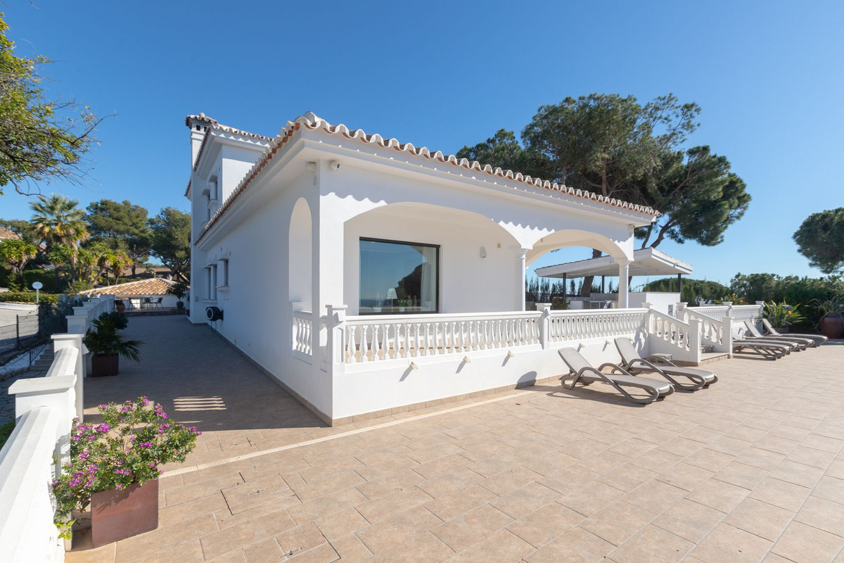 Se vende Villa - Chalet de 3 dormitorios en Costa Del Sol, Málaga, España
