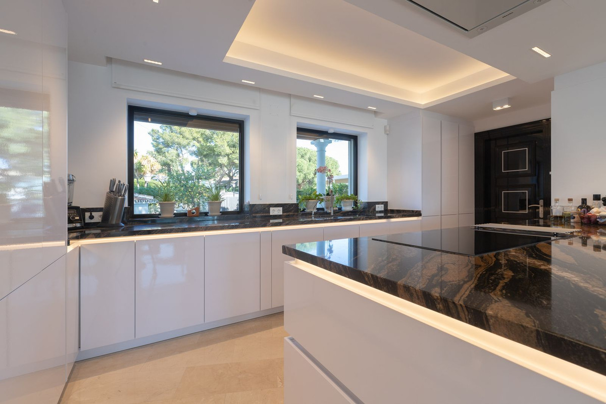 Se vende Villa - Chalet de 3 dormitorios en Costa Del Sol, Málaga, España