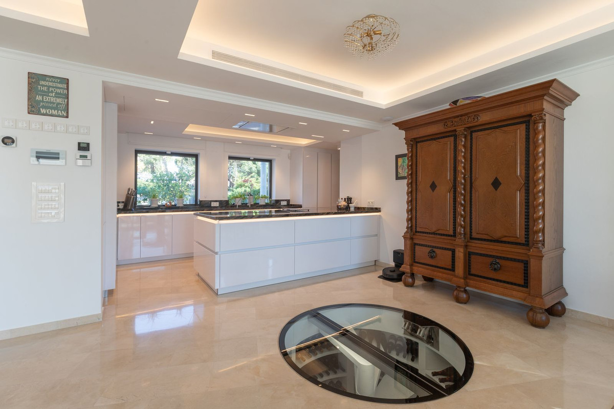 Se vende Villa - Chalet de 3 dormitorios en Costa Del Sol, Málaga, España