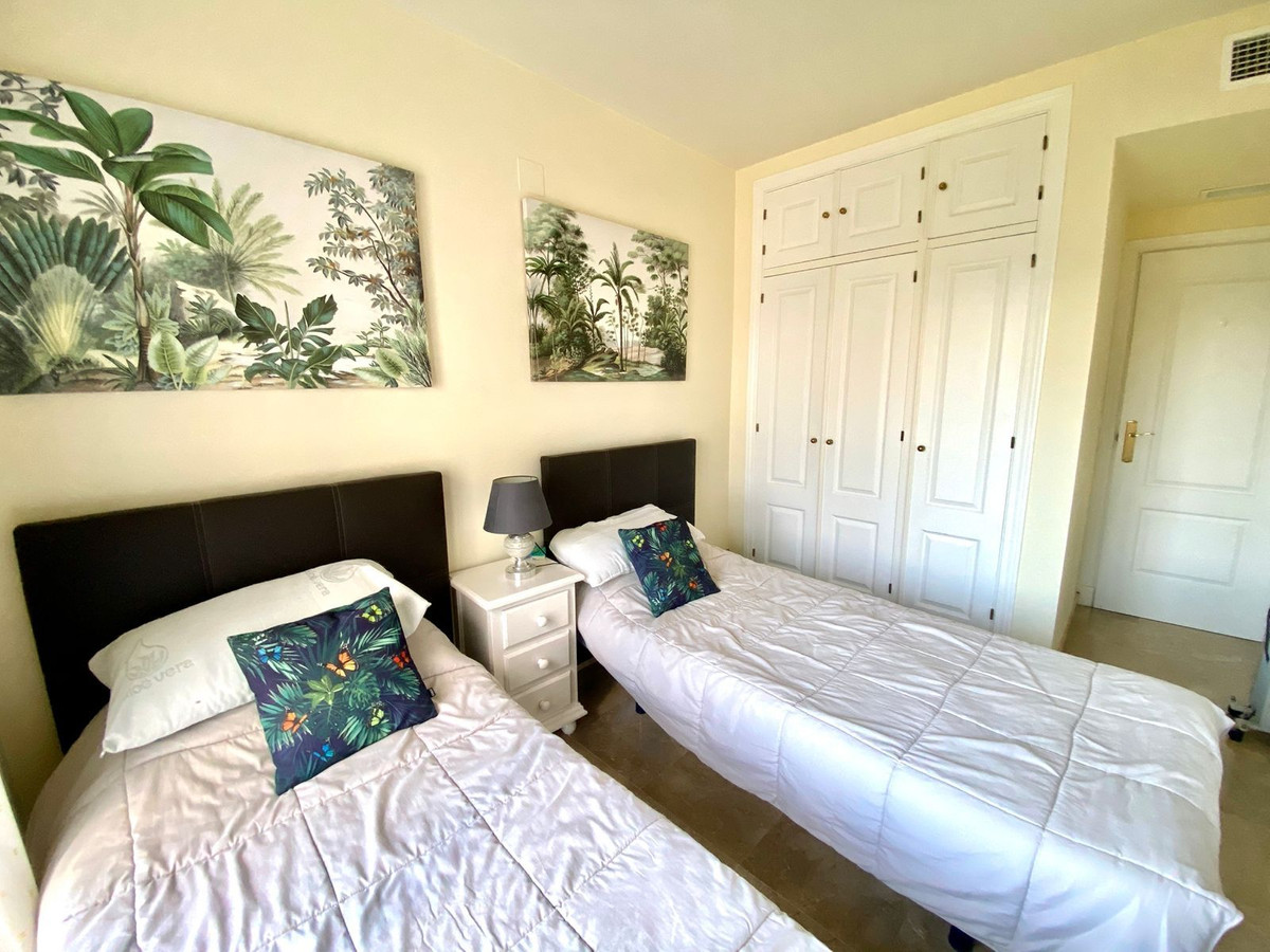 Se vende Apartamento Planta Media de 2 dormitorios en Costa Del Sol, Málaga, España