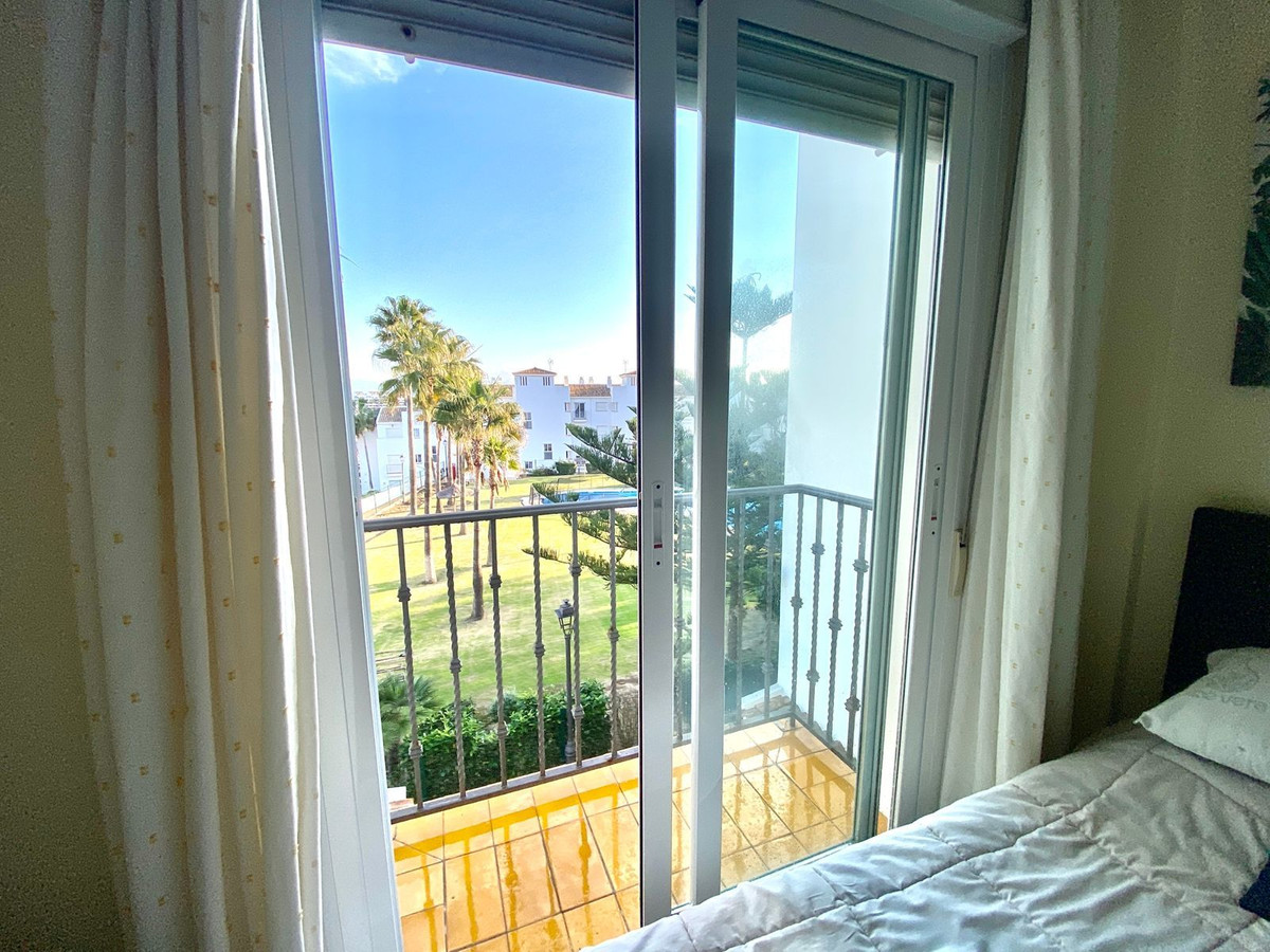 Se vende Apartamento Planta Media de 2 dormitorios en Costa Del Sol, Málaga, España