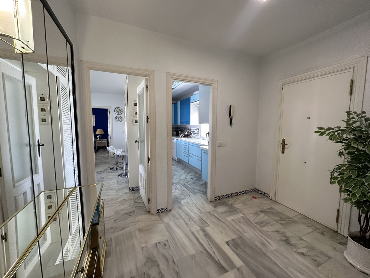 3 Bed Apartment for sale in Fuengirola Costa Del Sol, Málaga, Spain