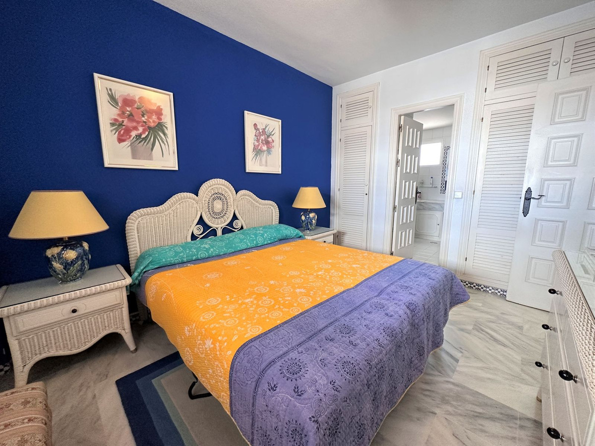 3 Bed Apartment for sale in Fuengirola Costa Del Sol, Málaga, Spain