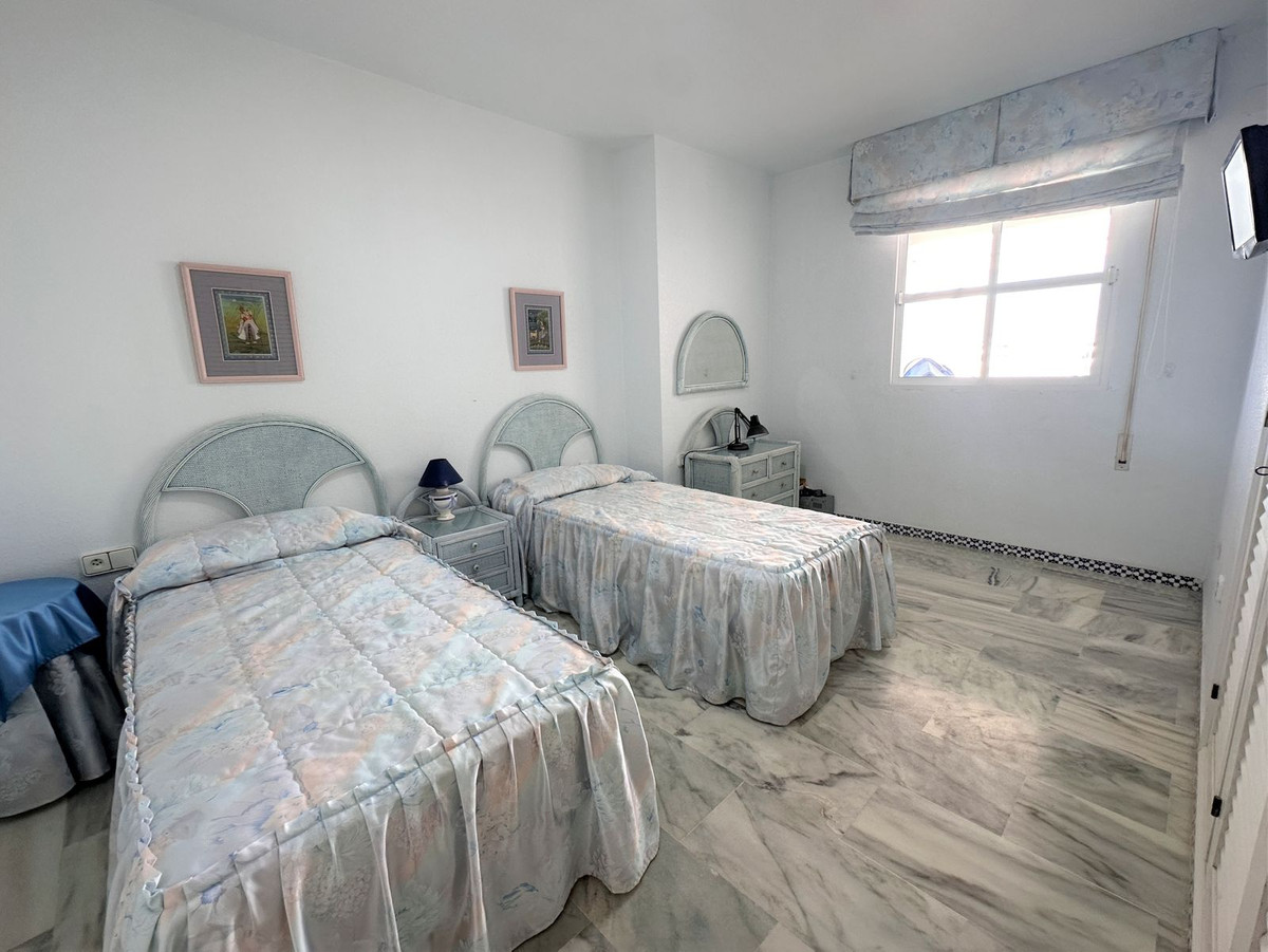 3 Bed Apartment for sale in Fuengirola Costa Del Sol, Málaga, Spain