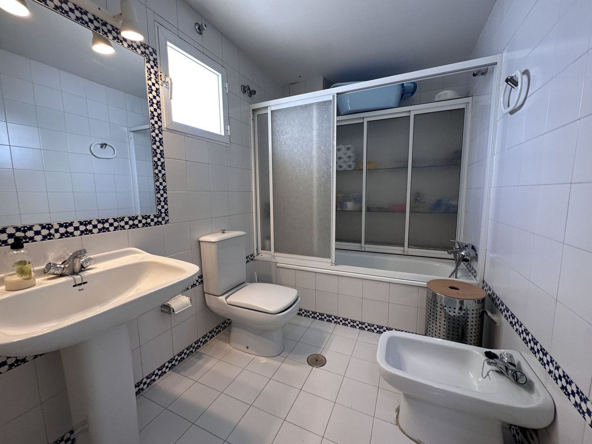 3 Bed Apartment for sale in Fuengirola Costa Del Sol, Málaga, Spain