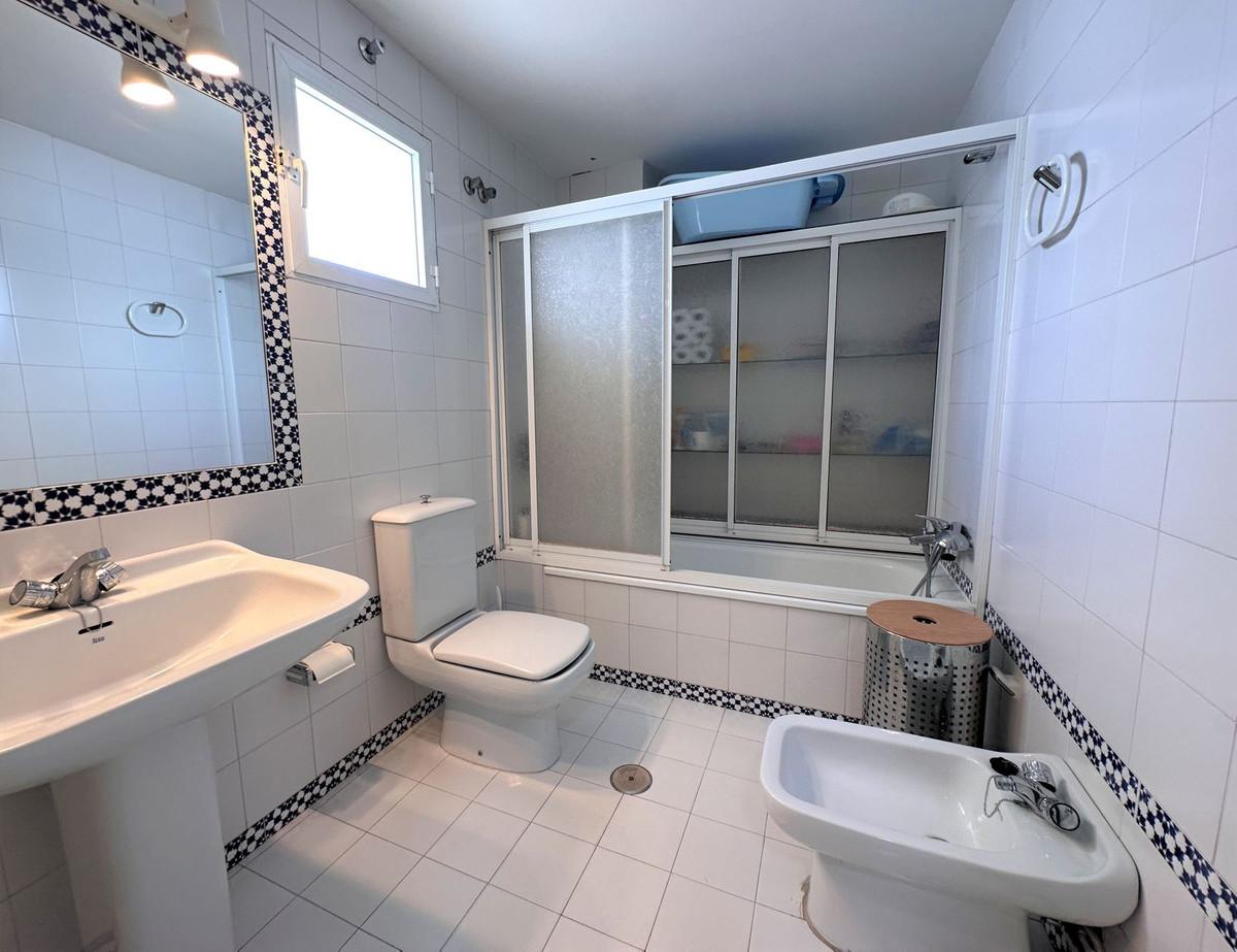 3 Bed Apartment for sale in Fuengirola Costa Del Sol, Málaga, Spain