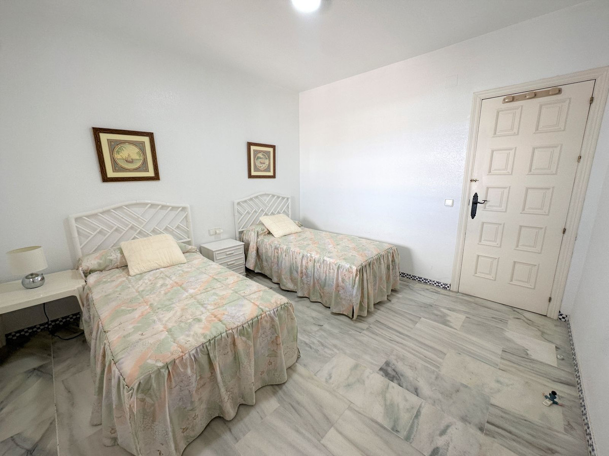 3 Bed Apartment for sale in Fuengirola Costa Del Sol, Málaga, Spain