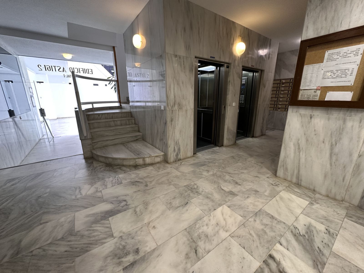 3 Bed Apartment for sale in Fuengirola Costa Del Sol, Málaga, Spain