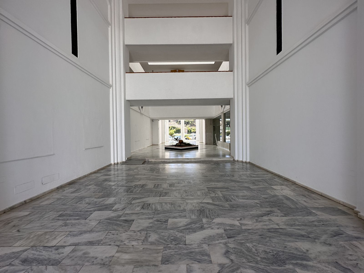 3 Bed Apartment for sale in Fuengirola Costa Del Sol, Málaga, Spain