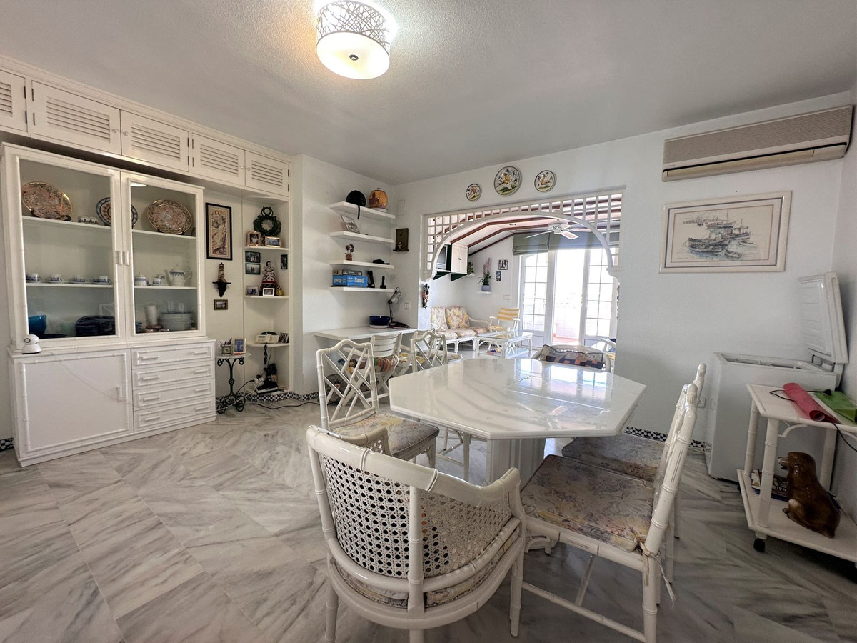 3 Bed Apartment for sale in Fuengirola Costa Del Sol, Málaga, Spain