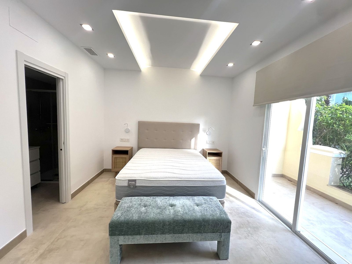 2 Bed Apartment for sale in Puerto Banús Costa Del Sol, Málaga, Spain