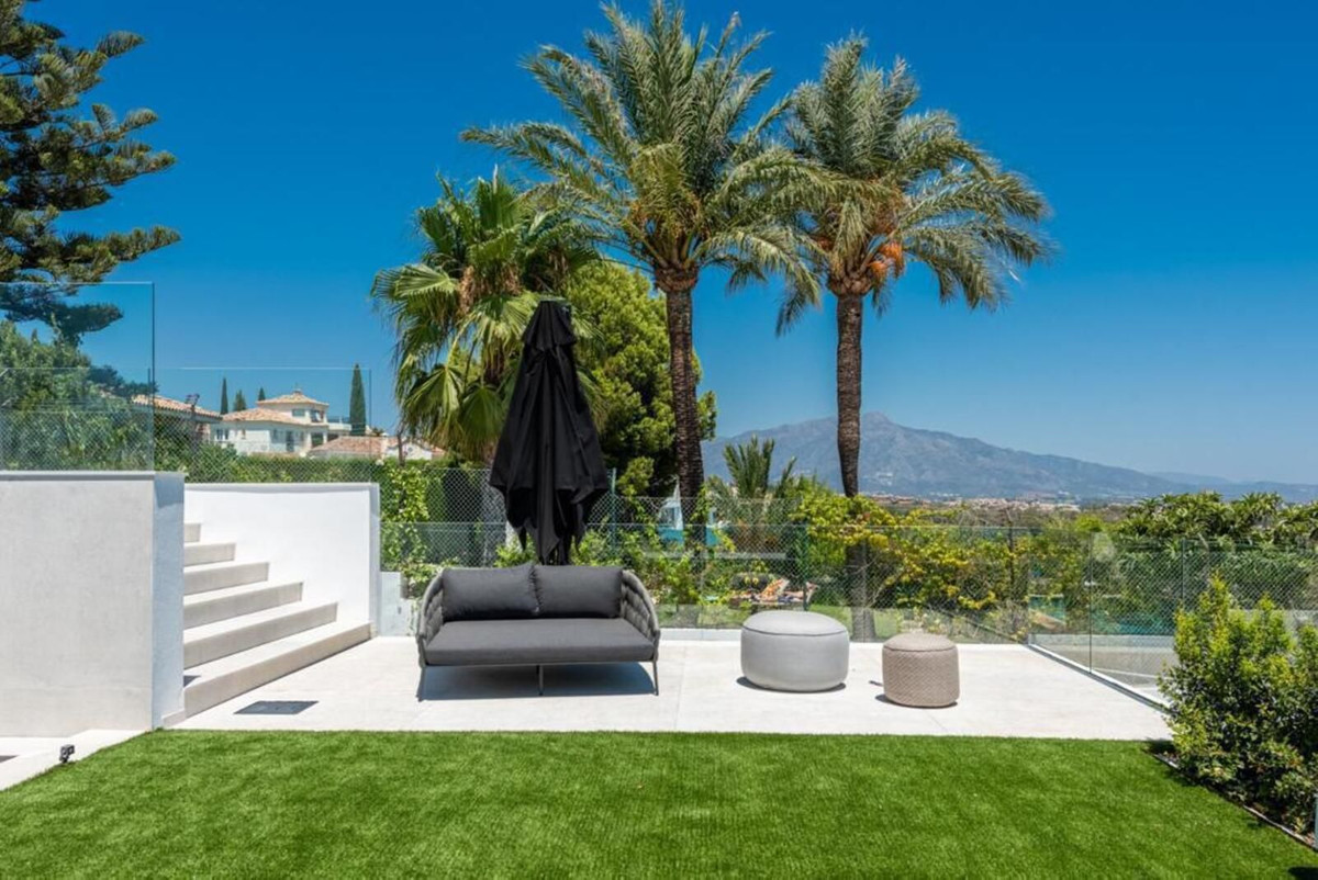 Se vende Villa - Chalet de 6 dormitorios en Costa Del Sol, Málaga, España