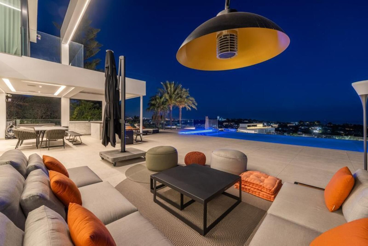 Se vende Villa - Chalet de 6 dormitorios en Costa Del Sol, Málaga, España
