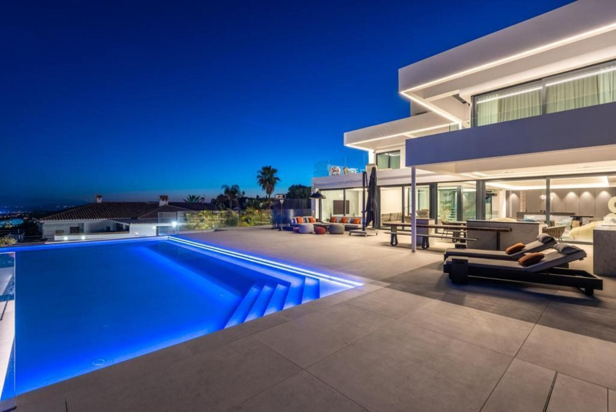 Se vende Villa - Chalet de 6 dormitorios en Costa Del Sol, Málaga, España