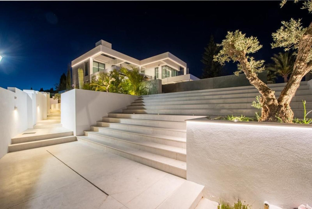 Se vende Villa - Chalet de 6 dormitorios en Costa Del Sol, Málaga, España