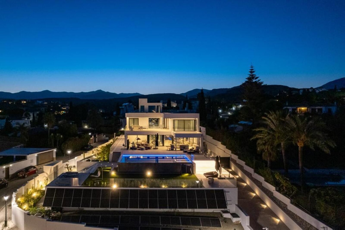 Se vende Villa - Chalet de 6 dormitorios en Costa Del Sol, Málaga, España