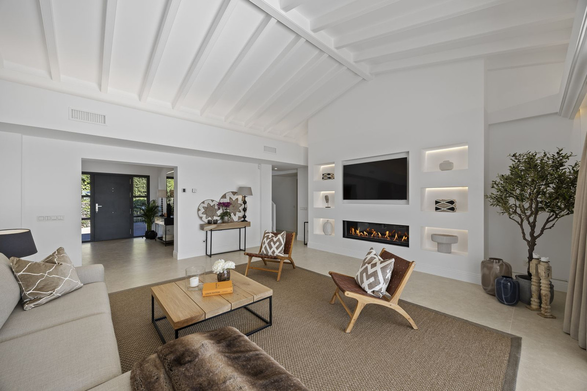 Se vende Villa - Chalet de 5 dormitorios en Costa Del Sol, Málaga, España