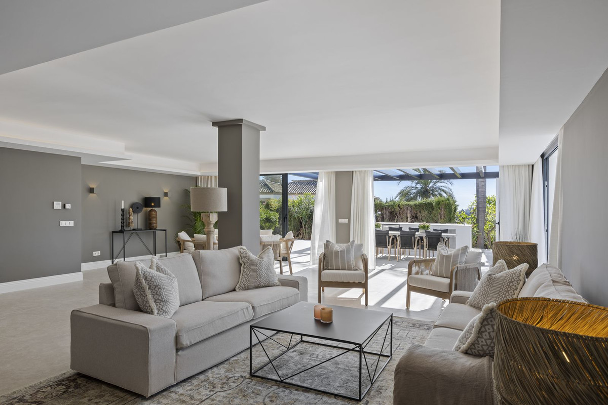 Se vende Villa - Chalet de 5 dormitorios en Costa Del Sol, Málaga, España