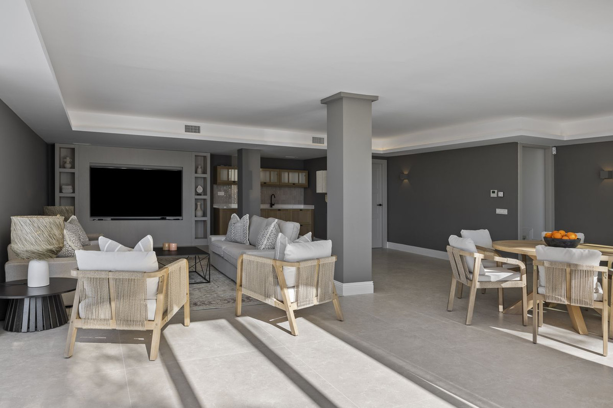 Se vende Villa - Chalet de 5 dormitorios en Costa Del Sol, Málaga, España