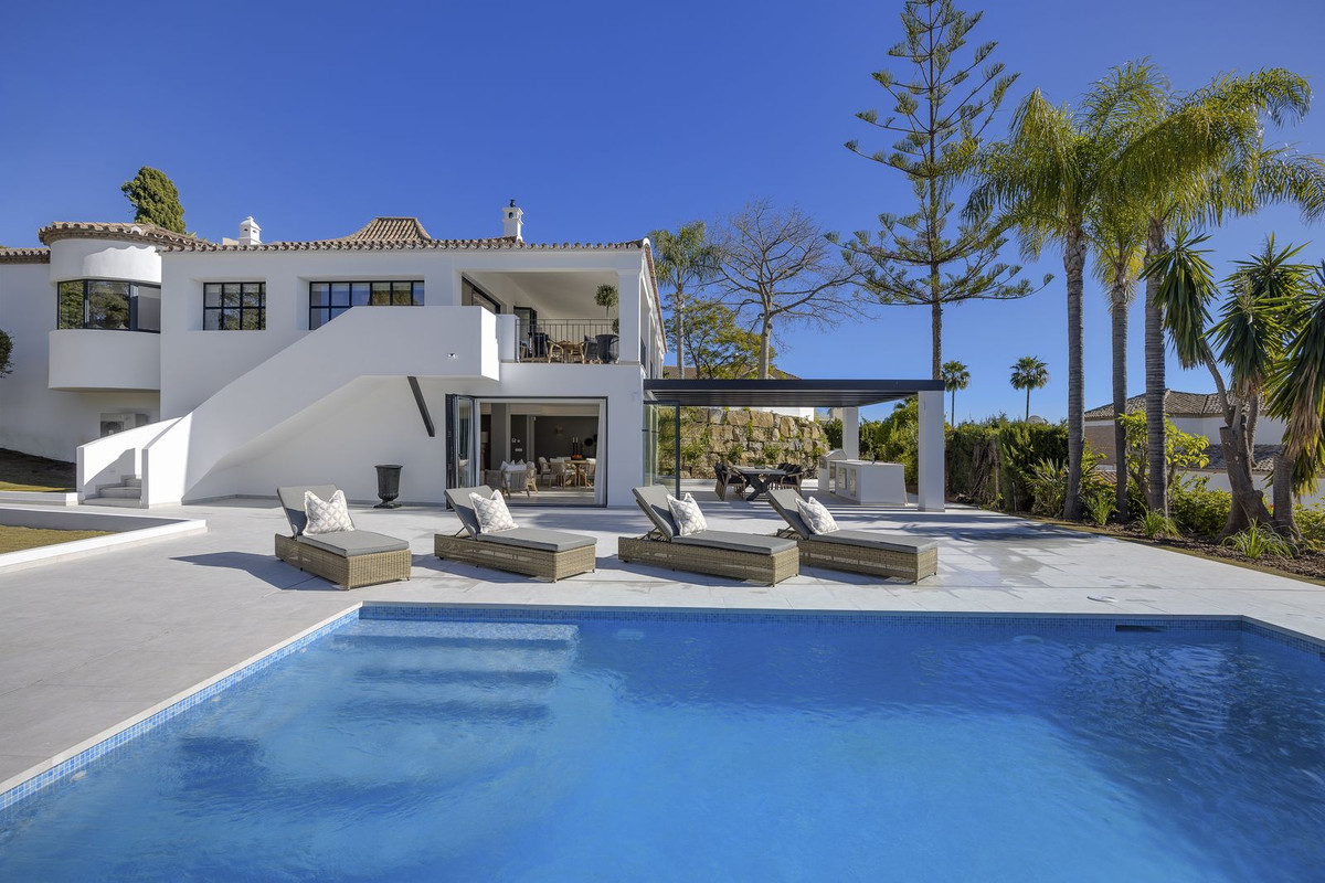 Se vende Villa - Chalet de 5 dormitorios en Costa Del Sol, Málaga, España