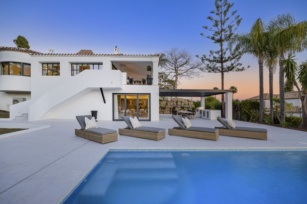 Se vende Villa - Chalet de 5 dormitorios en Costa Del Sol, Málaga, España