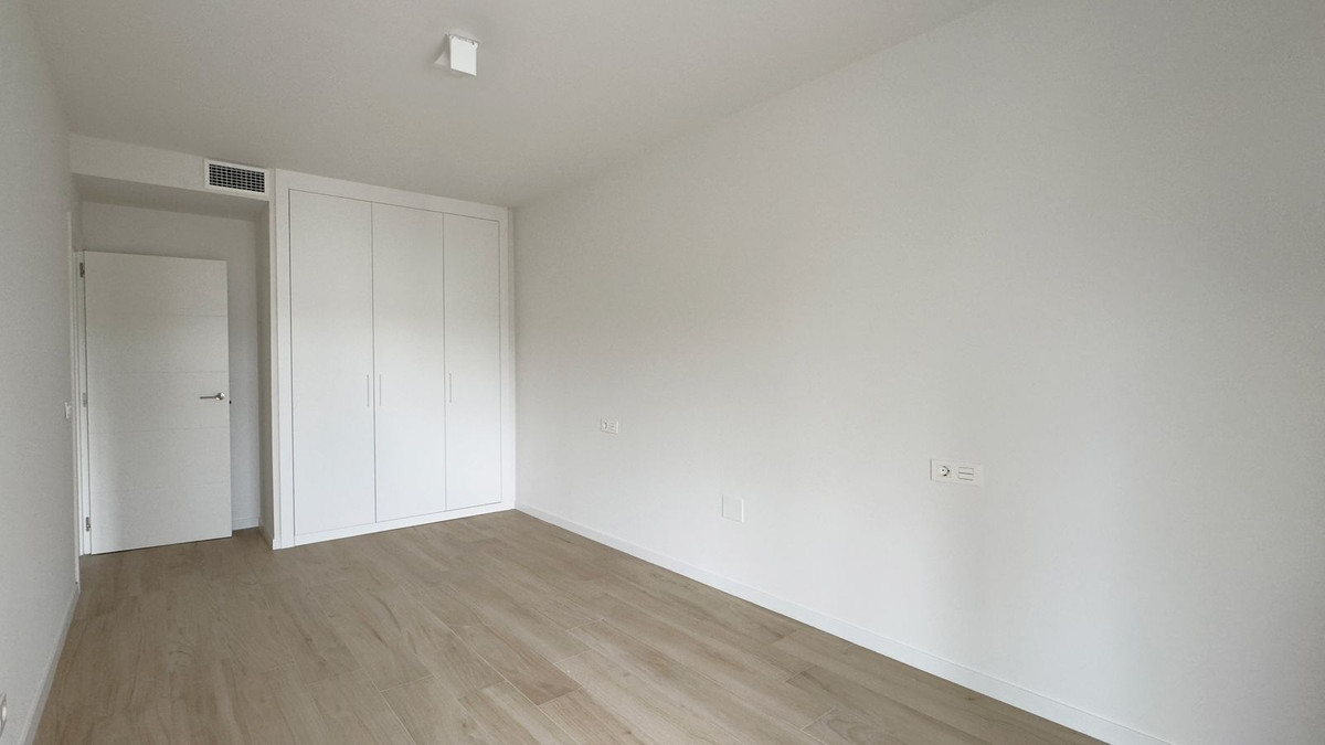 Se vende Apartamento Planta Media de 3 dormitorios en Costa Del Sol, Málaga, España