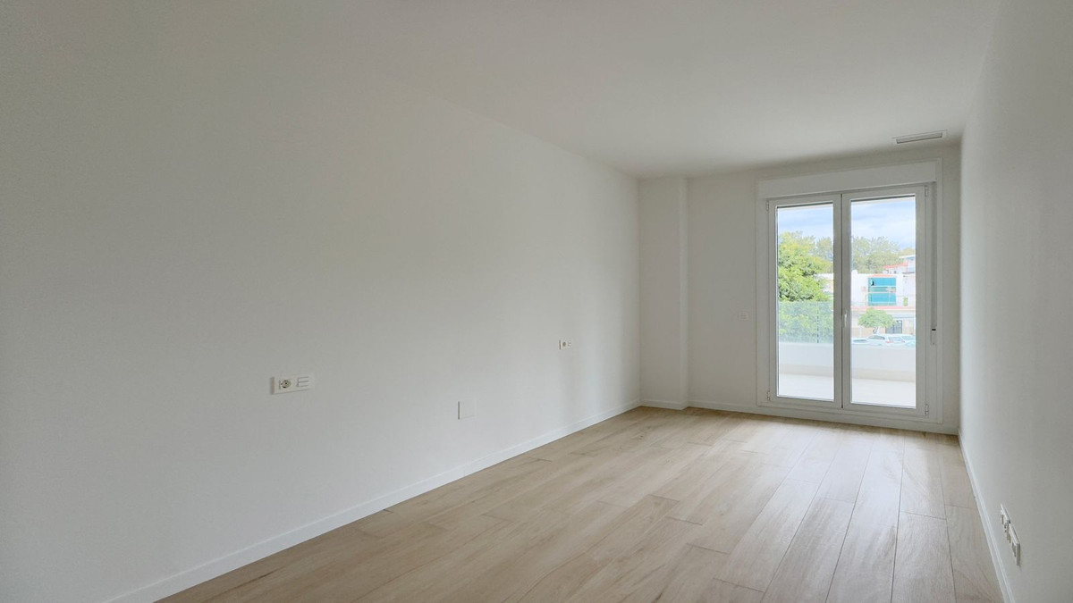 Se vende Apartamento Planta Media de 3 dormitorios en Costa Del Sol, Málaga, España