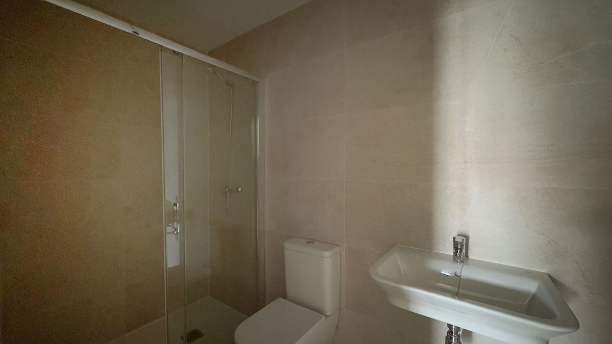 Se vende Apartamento Planta Media de 3 dormitorios en Costa Del Sol, Málaga, España