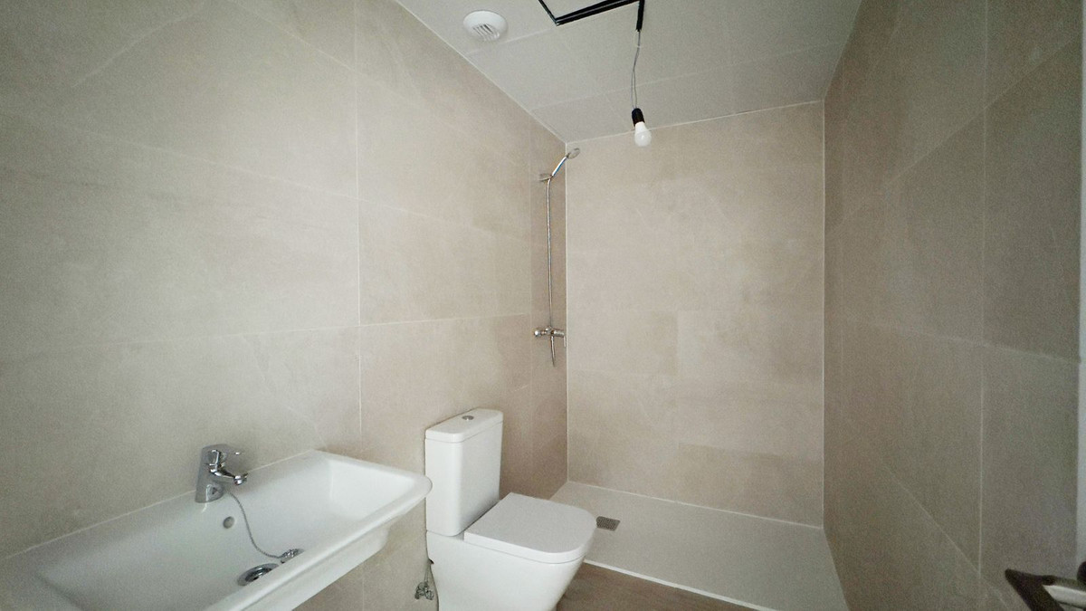 Se vende Apartamento Planta Media de 3 dormitorios en Costa Del Sol, Málaga, España