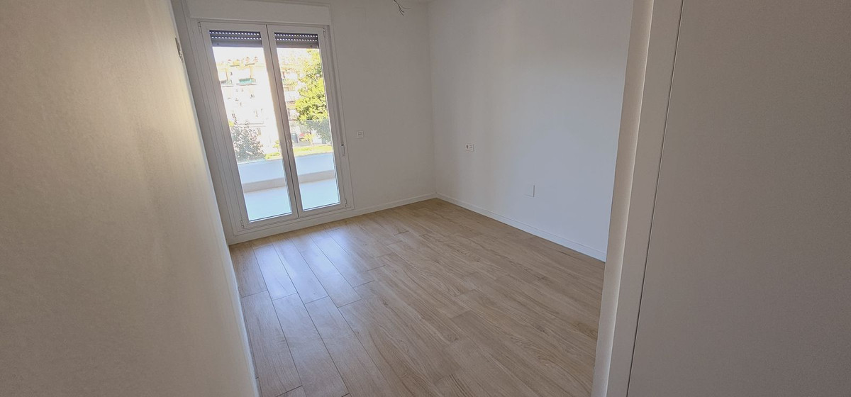 Se vende Apartamento Planta Media de 3 dormitorios en Costa Del Sol, Málaga, España