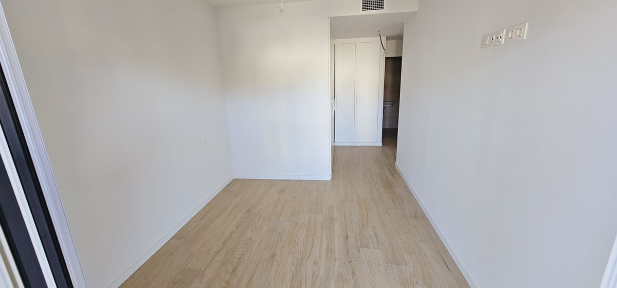 Se vende Apartamento Planta Media de 3 dormitorios en Costa Del Sol, Málaga, España