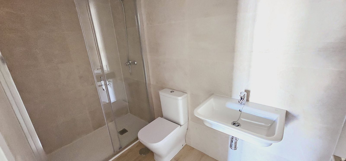 Se vende Apartamento Planta Media de 3 dormitorios en Costa Del Sol, Málaga, España