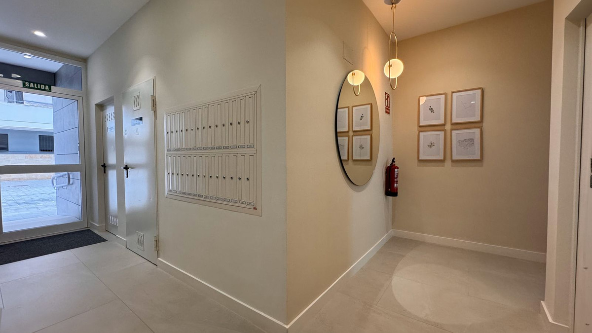 Se vende Apartamento Planta Media de 3 dormitorios en Costa Del Sol, Málaga, España