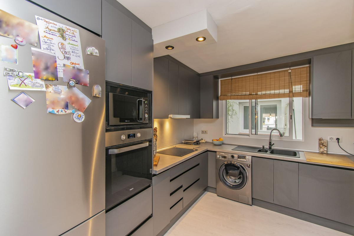 Se vende Apartamento Planta Media de 4 dormitorios en Costa Del Sol, Málaga, España