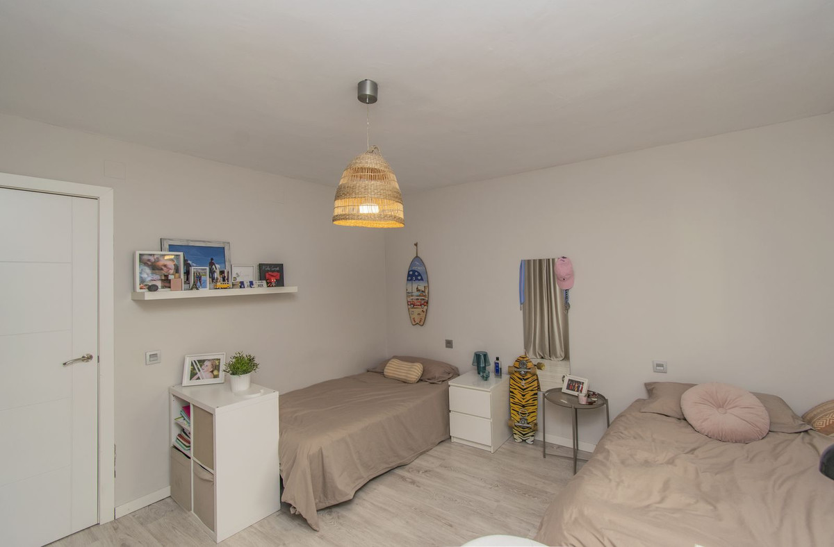 Se vende Apartamento Planta Media de 4 dormitorios en Costa Del Sol, Málaga, España