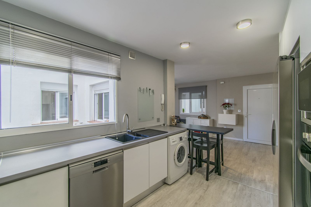Se vende Apartamento Planta Media de 4 dormitorios en Costa Del Sol, Málaga, España