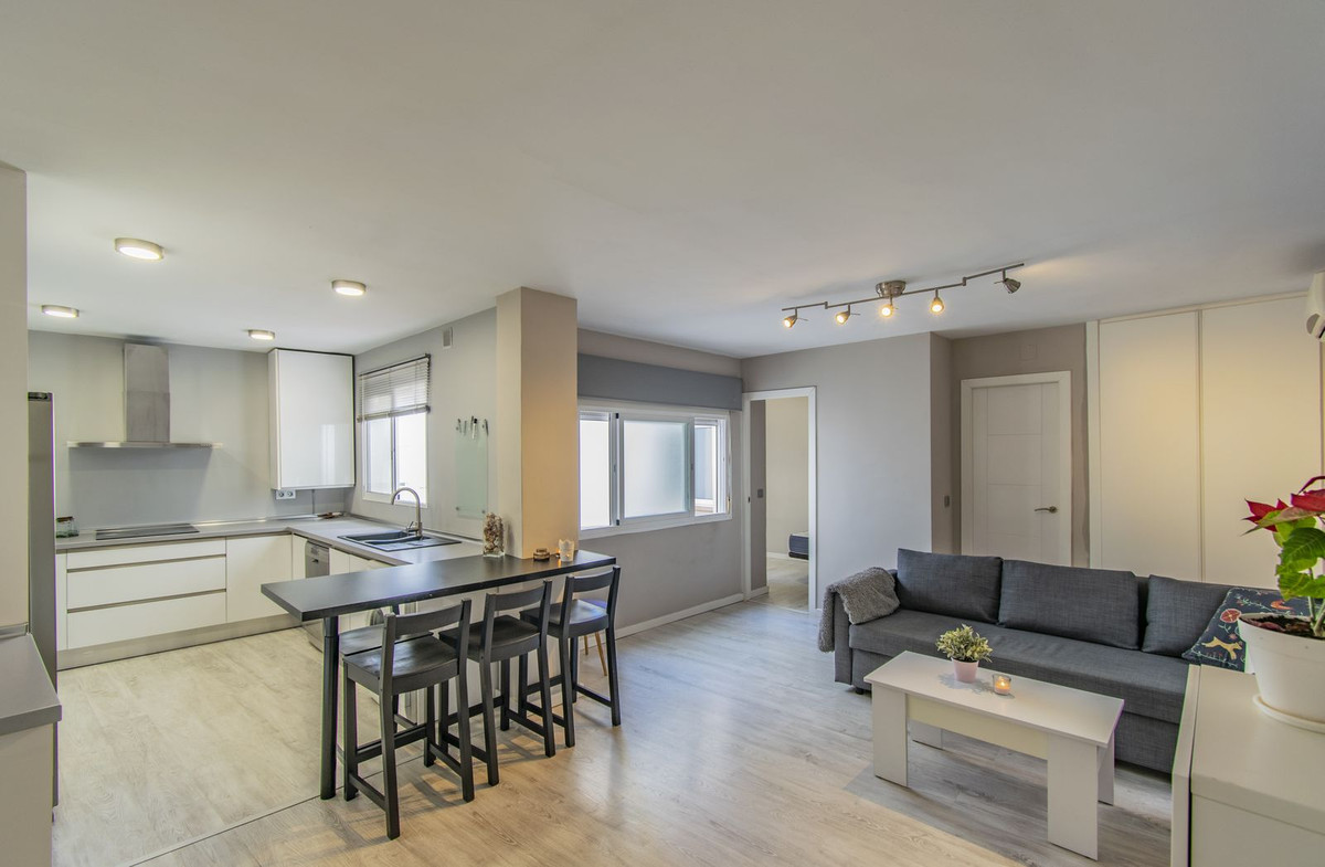 Se vende Apartamento Planta Media de 4 dormitorios en Costa Del Sol, Málaga, España