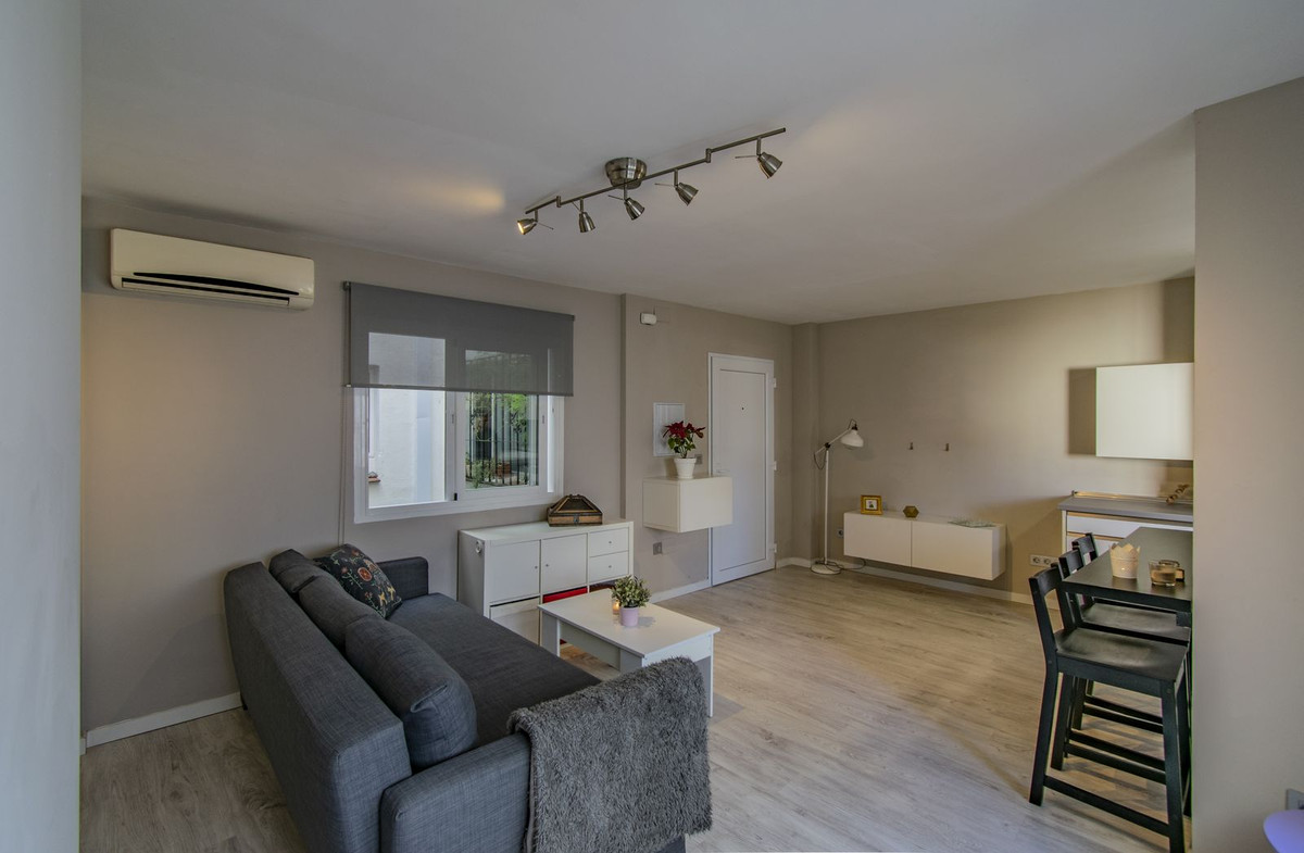 Se vende Apartamento Planta Media de 4 dormitorios en Costa Del Sol, Málaga, España
