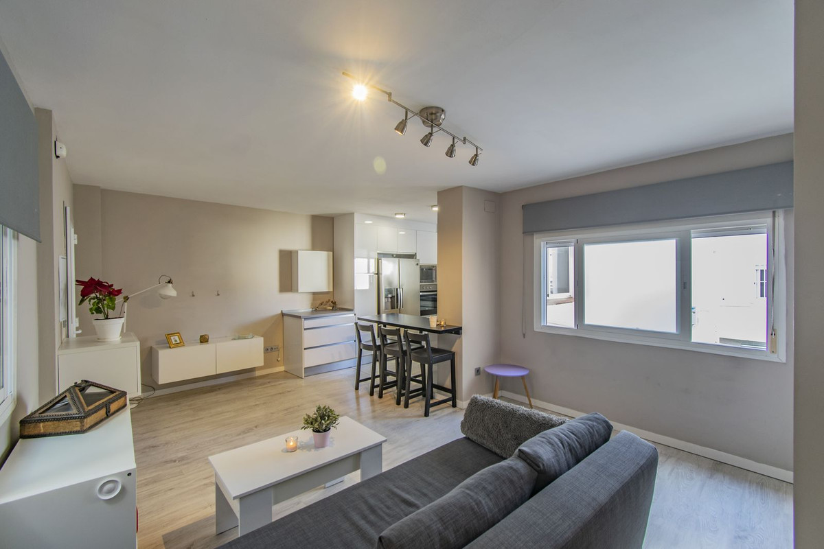 Se vende Apartamento Planta Media de 4 dormitorios en Costa Del Sol, Málaga, España