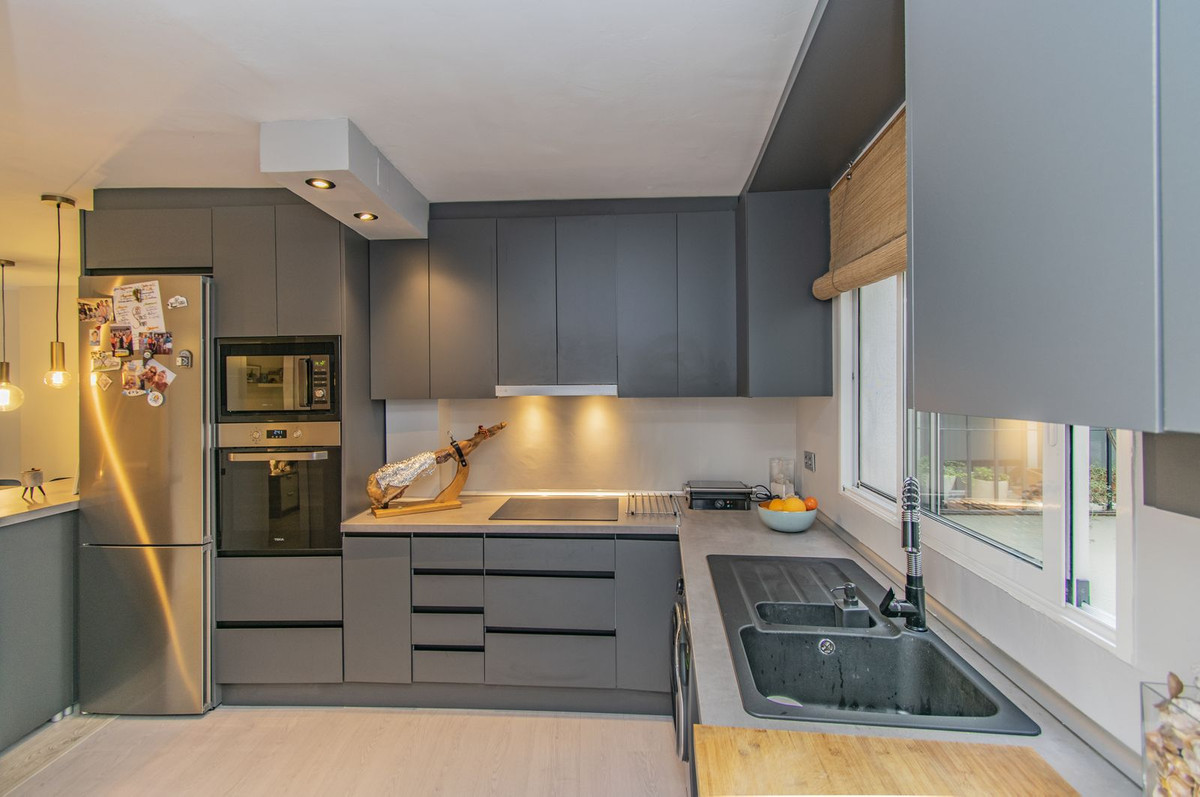 Se vende Apartamento Planta Media de 4 dormitorios en Costa Del Sol, Málaga, España