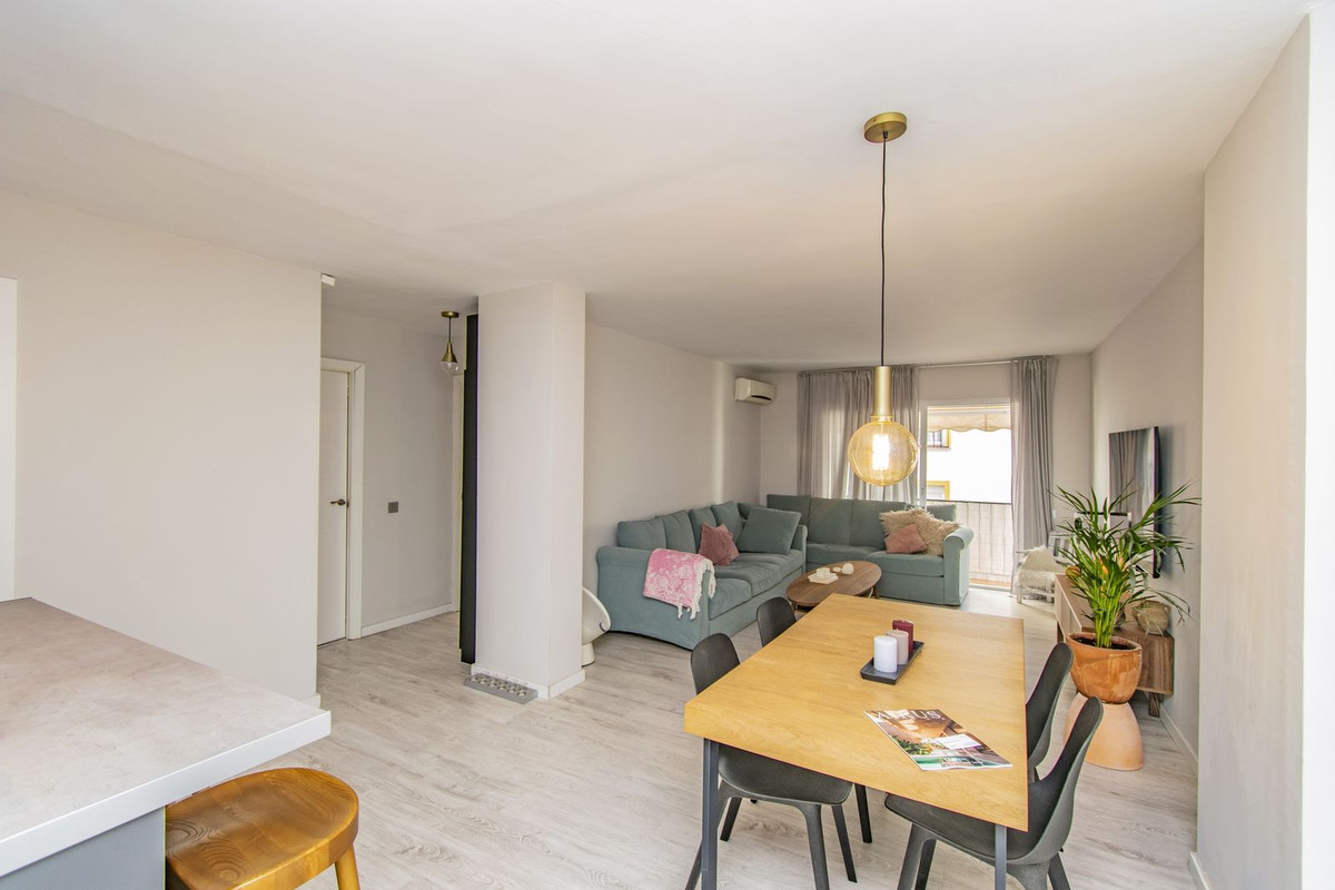 Se vende Apartamento Planta Media de 4 dormitorios en Costa Del Sol, Málaga, España