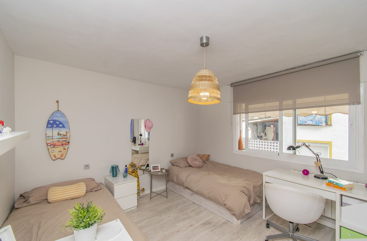 Se vende Apartamento Planta Media de 4 dormitorios en Costa Del Sol, Málaga, España